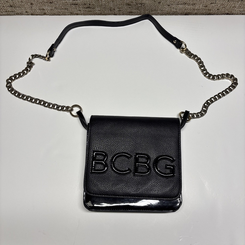 BCBG Black Crossbody Shoulder Bag Chain Strap Pink Interior Faux Leather Purse